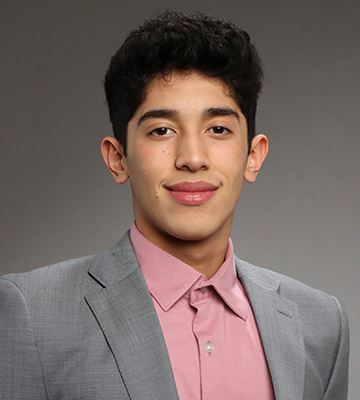 Alex Mearis headshot